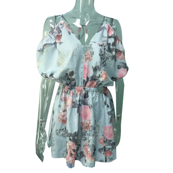 Super cute floral print jumpsuit! - Picture 3 of 5